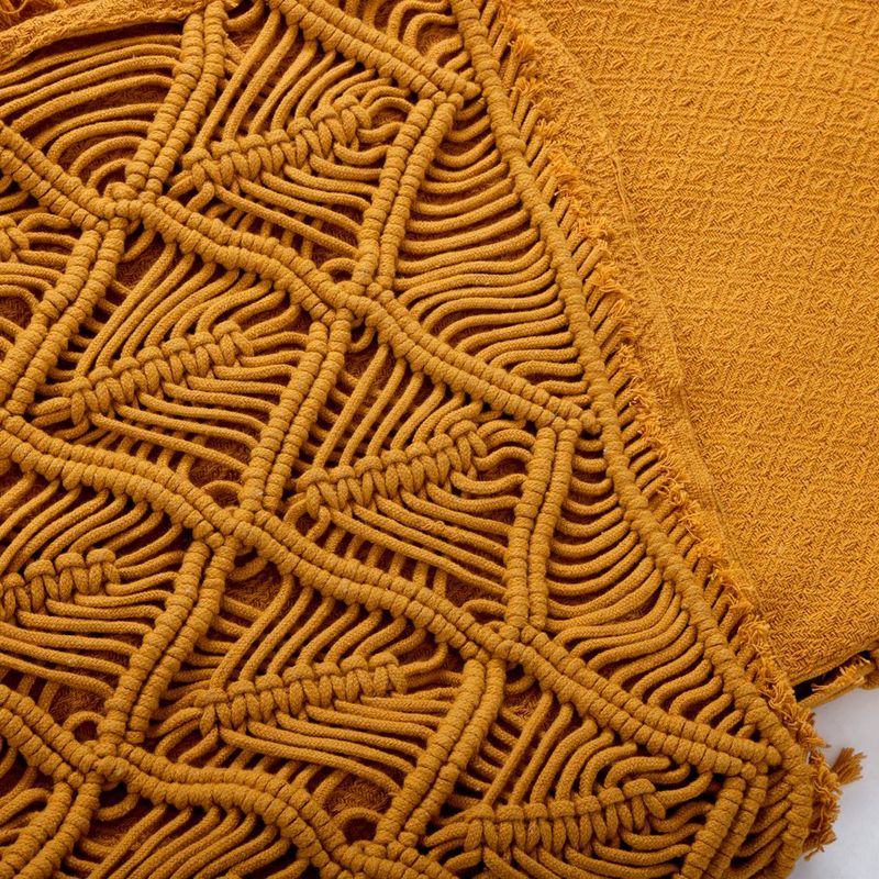 Throw Decorativo Boho con Flecos de Macramé Color Mostaza 127 x 152 Cm