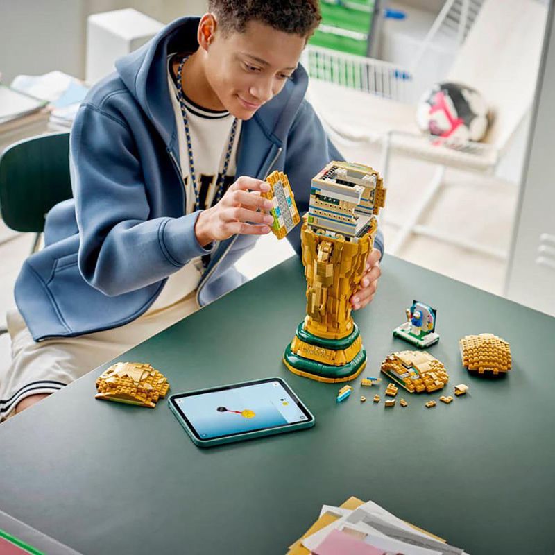 LEGO Editions Trofeo Oficial de la Copa Mundial de la FIFA 2842 Piezas