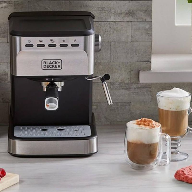 Cafetera Espresso Semiautomática con Vaporizador 20 Bares Color Negro