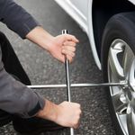 Llave Cruz para Aflojar o Apretar Tuercas de Llantas 18 Plg