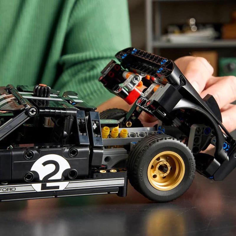 LEGO Technic Vehículo de Carreras Ford GT40 MKII 1966
