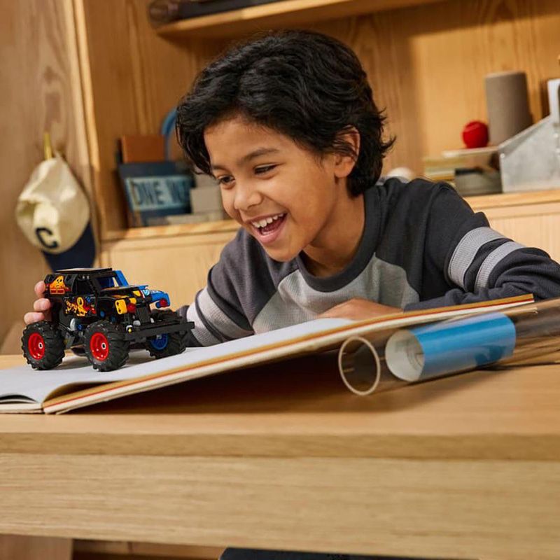 LEGO Technic Monster Jam Grave Digger Fuego y Hielo