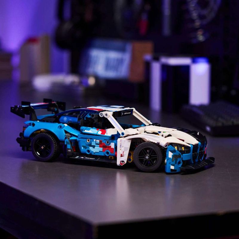 LEGO Technic Auto de Carreras BMW M4 GT3 EVO de 747 Piezas