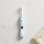 Cepillo de Dientes Infantil Ergonómico Chicco con Cerdas Suaves Color Índigo para 6-36 Meses