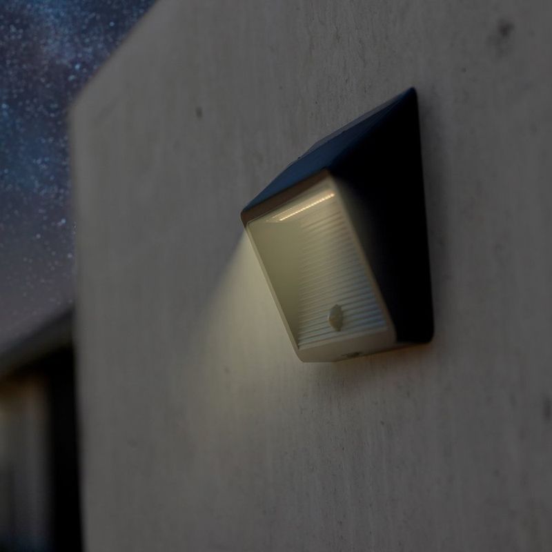 Lámpara Solar Arbotante LED de 11.5 W Luz Cálida con Sensor de Movimiento IP44 Color Gris