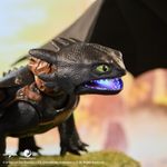 Figura Interactiva Chimuelo Cómo Entrenar a Tu Dragón de 12 Plg con Luz y Sonido