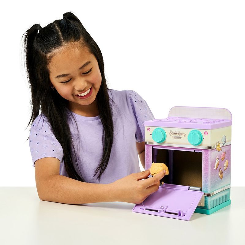 Mini Horno Cookeez Makery Lil' Bakez con Peluche Sorpresa - Presentación Surtida