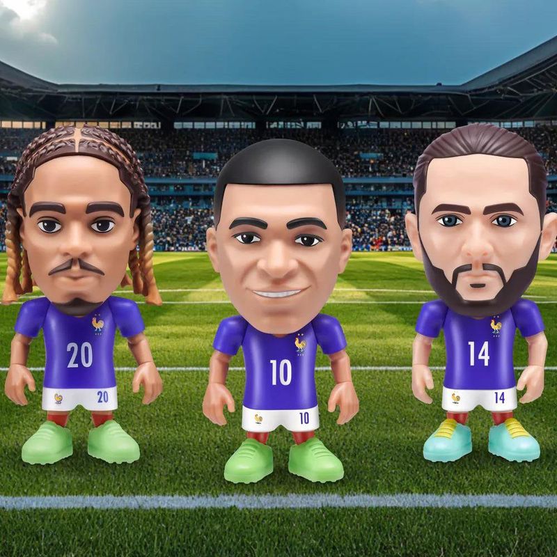 Cápsula Coleccionable FIFA World Cup Ballers Serie 1 con Figura de Jugador, Balón y Accesorios - Presentación Surtida