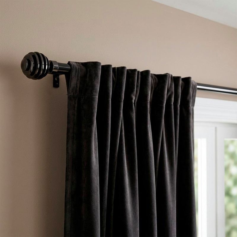 Galería Metálica Extensible Color Negro Nickel de 120 a 300 Cm