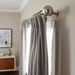 Galería Metálica Extensible Color Silver de 120 a 300 cm