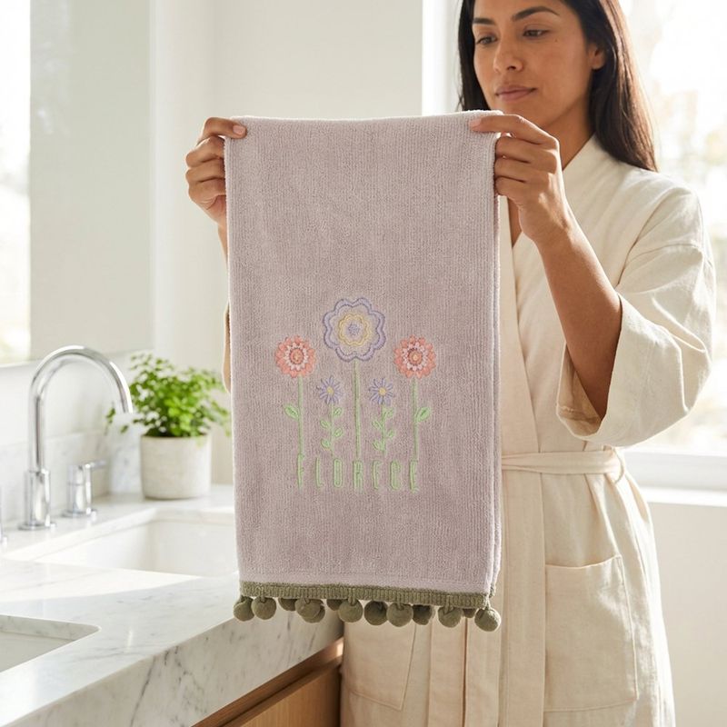 Toalla de Manos de Algodón para Baño con Bordado de Flores Color Gris