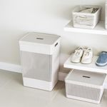 Cesta de Ropa Grid Plástica con Tapa de 49 Litros para Lavandería Color Beige