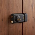 Cerradura de Sobreponer Derecha de 72 mm para Puerta Color Negro
