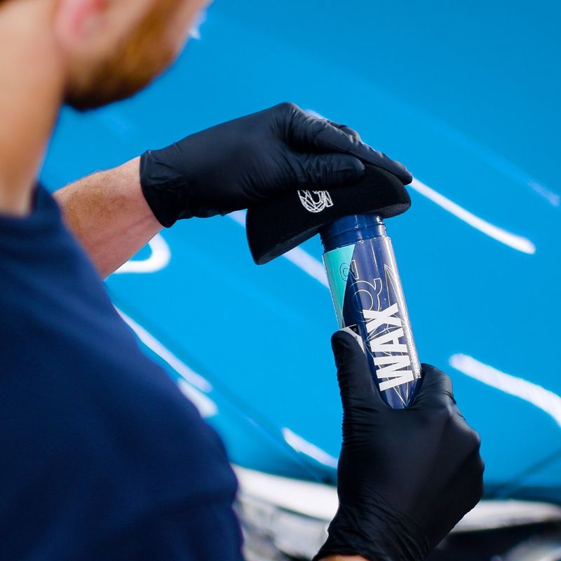 Cera Automotriz Gyeon Q2 Wax Hidrofóbica de Fácil Aplicación y Alto Brillo