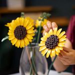 LEGO Botanical Ramo de Girasoles de 686 Piezas