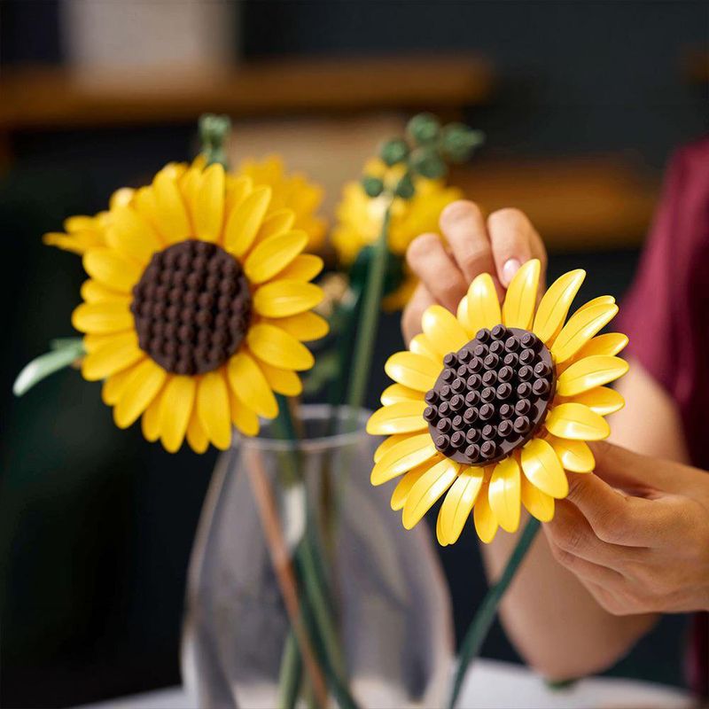 LEGO Botanical Ramo de Girasoles de 686 Piezas