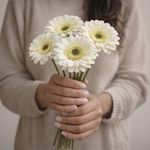 Flor Artificial Gerbera Color Blanco de 8 cm para Floreros y Arreglos