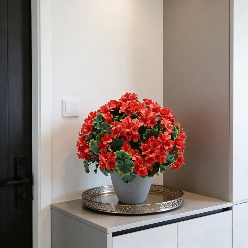 Planta Artificial de Geranio Rojo en Maceta Decorativa para Ambientación de Interiores