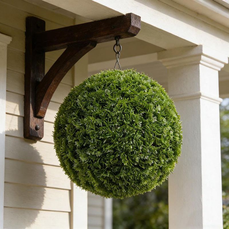 Esfera Artificial de Cedro Verde de 22 cm para Decoración de Macetas y Centros de Mesa Modernos