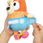 Peluche Bluey Bebé Dress and Play para Aprender a Vestirse