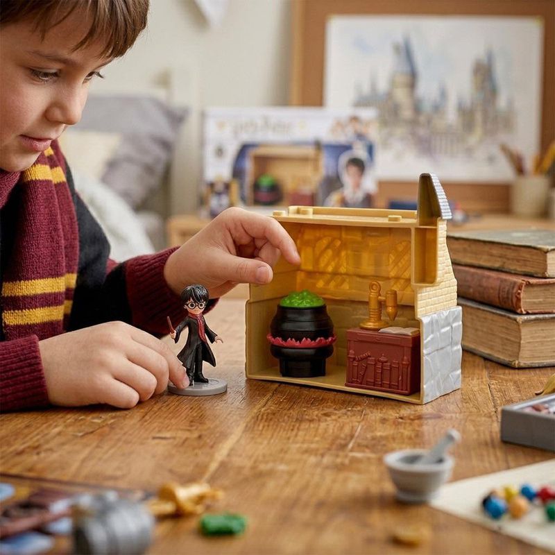 Mini Set de Juego Harry Potter Aula de Pociones de Hogwarts con Figura y Accesorios