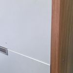 Gabinete Base Impera con 1 Puerta y 1 Gaveta 80 cm Café y Blanco