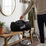 Maletín Deportivo Tipo Duffle con Correa Ajustable de 45 x 21 x 21 cm Negro