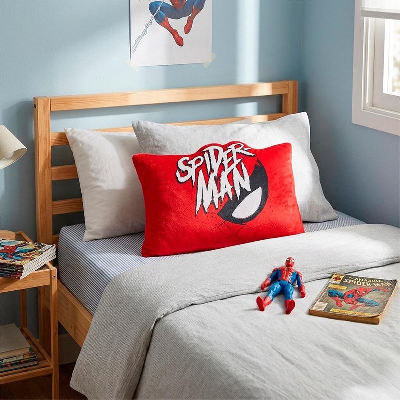 Almohada Infantil Decorativa 3D Spider-Man Rojo de 21 x 30 cm Suave para Dormitorio