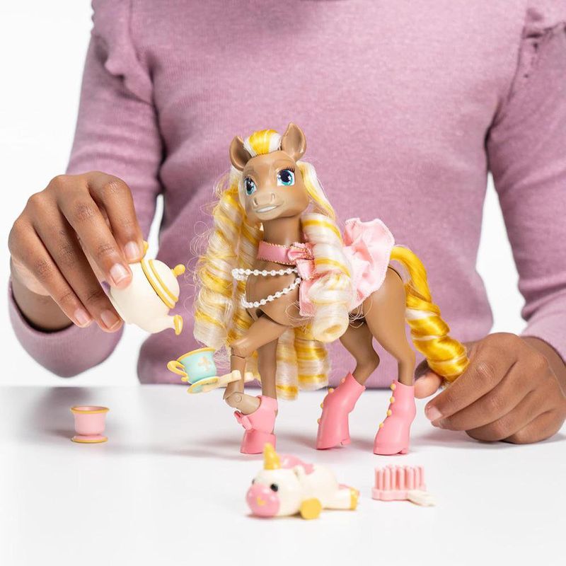 Set Fiesta de Té Wild Manes Cherie’s Tea & Treats con Caballo y 17+ Piezas