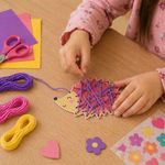 Set para Crear Animales Envueltos con Hilo y Stickers Yarn Wrap Animals Multicolor