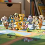 Set de 14 Figuras de Bluey Familia y Amigos con Accesorios Coleccionables