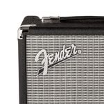 Amplificador para Bajo Fender Rumble 15 W con Bocina de 8 Plg Color Negro