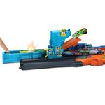Pista Garage de Acrobacias Hot Wheels City con Auto 1:64 y Elevador