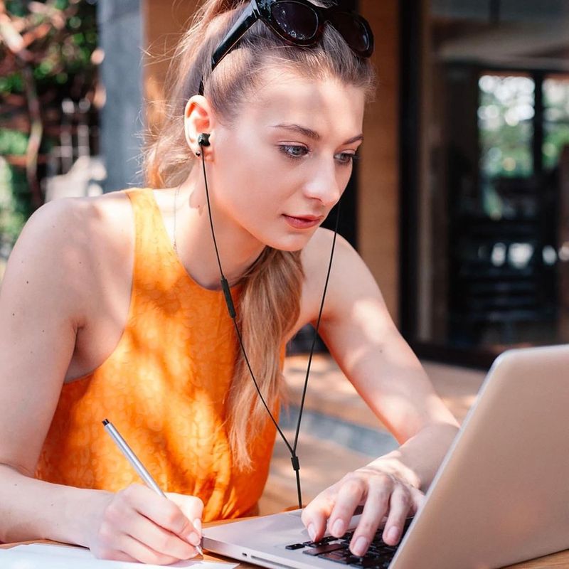 Audífonos Tune 310C Alámbricos USB-C con Micrófono y Sonido Pure Bass Negro