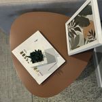 Mesa Auxiliar Bel de MDF y Metal para Sala 45 x 45 x 55 cm Color Terracota y Dorado