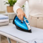 Plancha de Vapor con Suela Cerámica y Cable Retráctil