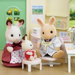 Sylvanian Families Clínica Country Doctor con Accesorios de Juego