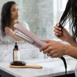 Alisadora Delgada Wet2Straight para Cabello Húmedo y Seco con Temperatura Digital Rosado