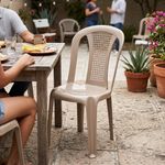 Silla Roma de Plástico sin Brazos Apilable para Exterior Color Beige