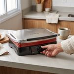 Prensa Panini Grill Antiadherente de 2000 W con Apertura 180° Color Gris