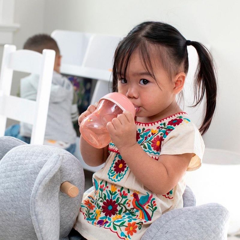 Vaso de Aprendizaje para 6M+ con Boquilla Semisuave de 200 mL Color Rosa