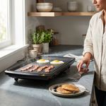 Parrilla y Plancha Eléctrica 1400W con Superficie Lisa Antiadherente Negra