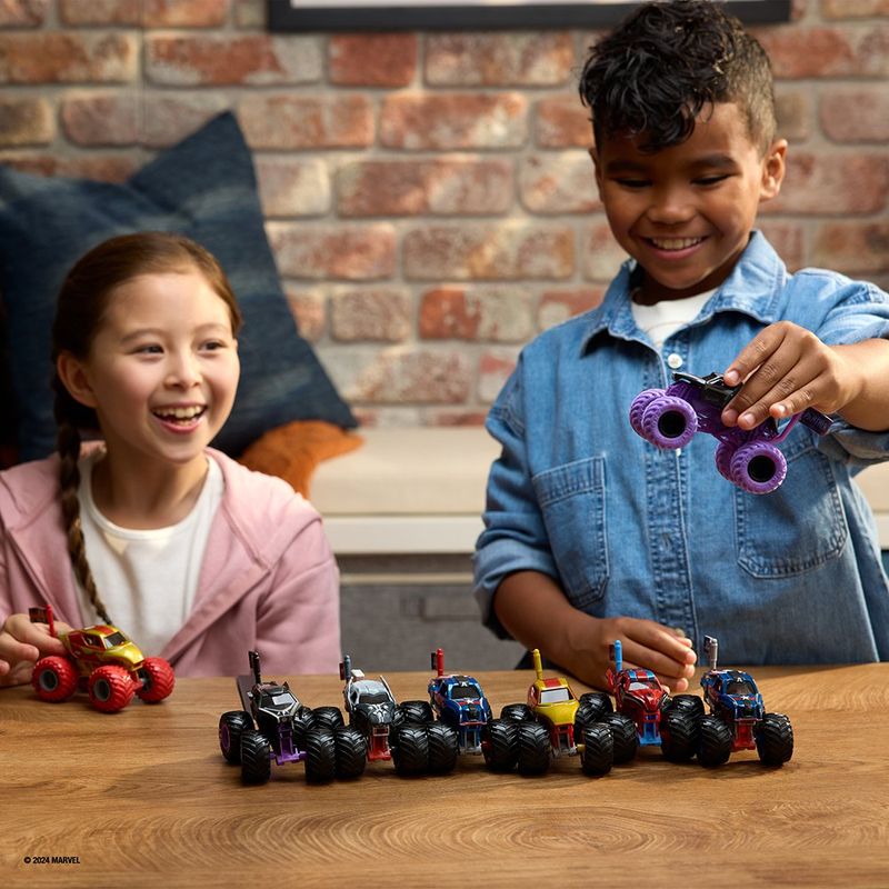 Monster Jam Marvel The Amazing Spider-Man Camión Coleccionable Escala 1:64 Serie 2