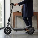 Scooter Eléctrica 6 US Plegable 800W 25 km/h 45 km Negra