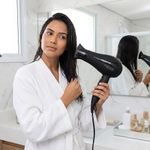 Secadora de Cabello Power Shine Black Íon 2000W con Boquilla y Aire Frío Negra