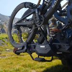 Portabicicletas Thule de 2 Espacios con Plataforma de Aluminio Color Negro
