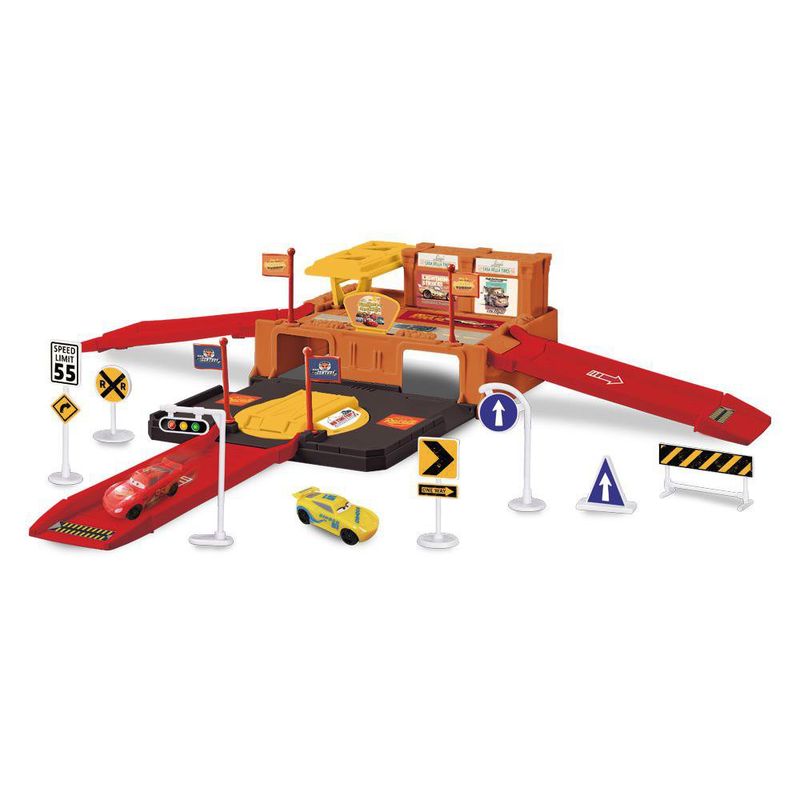 Garage Disney Pixar Cars con Rayo McQueen y Cruz Ramirez