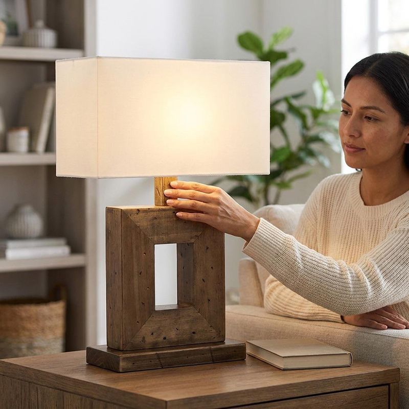 Lámpara de Mesa Cuadrada Wengue con Pantalla Blanca
