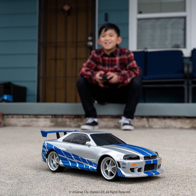 Carro Fast & Furious Nissan Skyline GT-R R/C 2002 Escala 1:16 Color Plateado