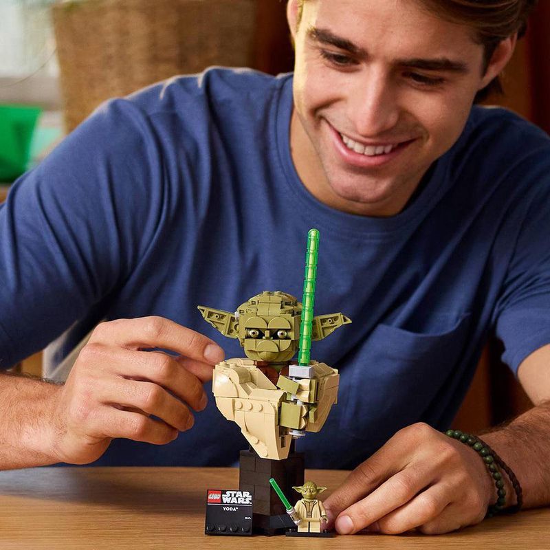 LEGO Star Wars Estatua de Yoda de 399 Piezas